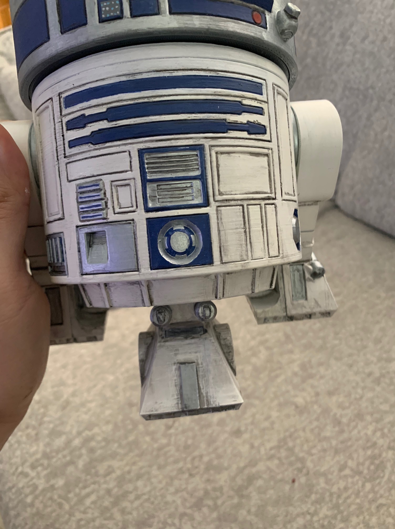 Baby R2-D2 – (4) Patas y montaje final