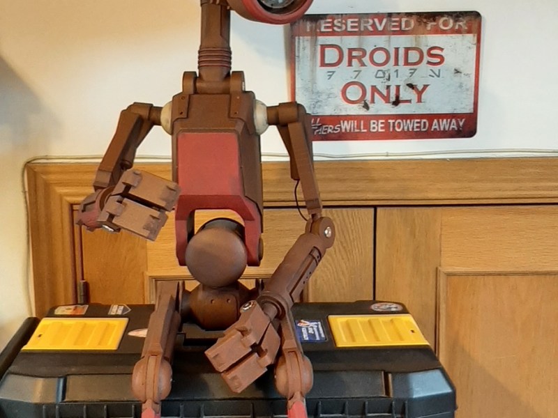 Construyendo Pit Droid (5) – Terminando el&nbsp;droide